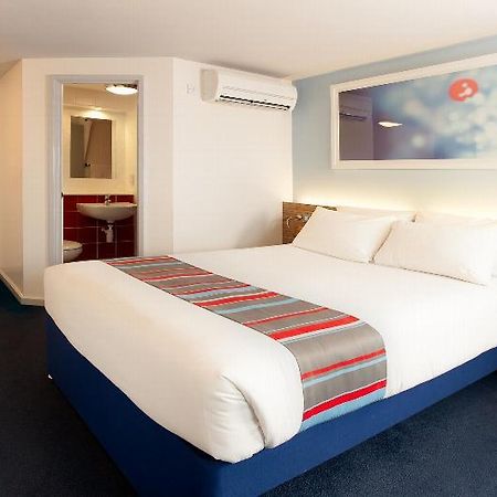 Travelodge Burton-Upon-Trent Central Дерби Экстерьер фото