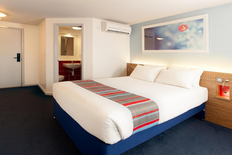 Travelodge Burton-Upon-Trent Central Дерби Экстерьер фото