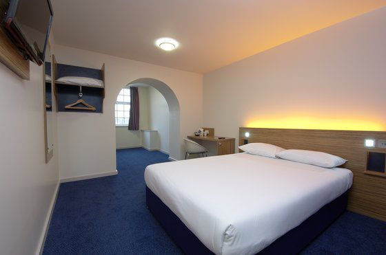 Travelodge Burton-Upon-Trent Central Дерби Номер фото